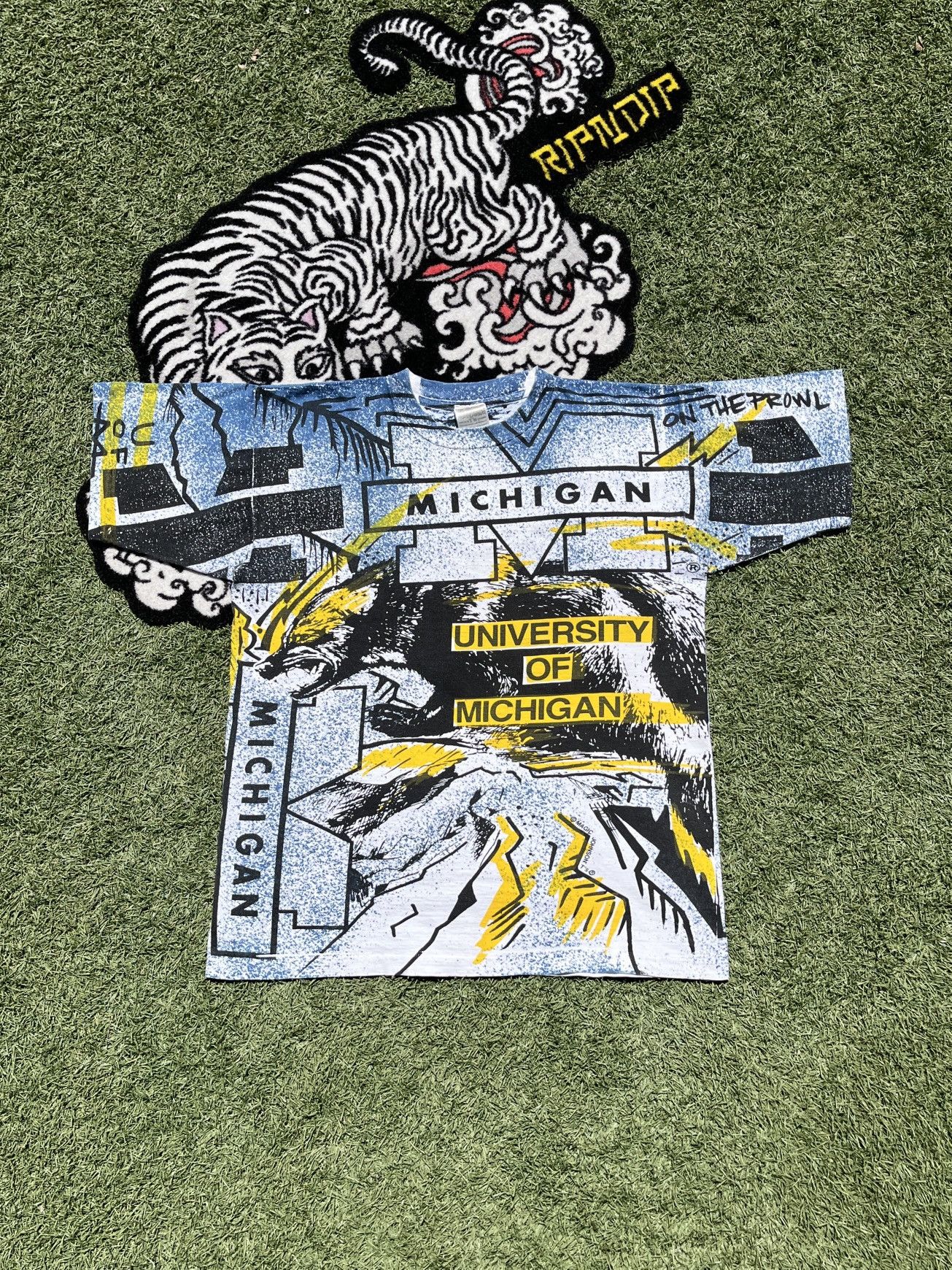 Vintage Vtg 90s Single Stitch Michigan Wolverines Magic Johnson Aop T-Shirts, Hoodie, Sweatshirt | FlexRushtees.com