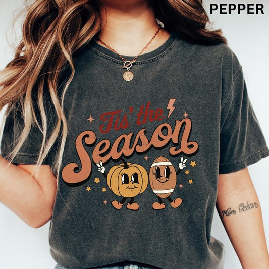 Tis the season football #4 Shirt, Oversized Football Shirt, Fall shirt, Comfort Colors Football Shirt, Casual Shirt Unisex, Halloween Clothing, Graphic Halloween Apparel, Casual Cotton T-shirt, Unisex Halloween